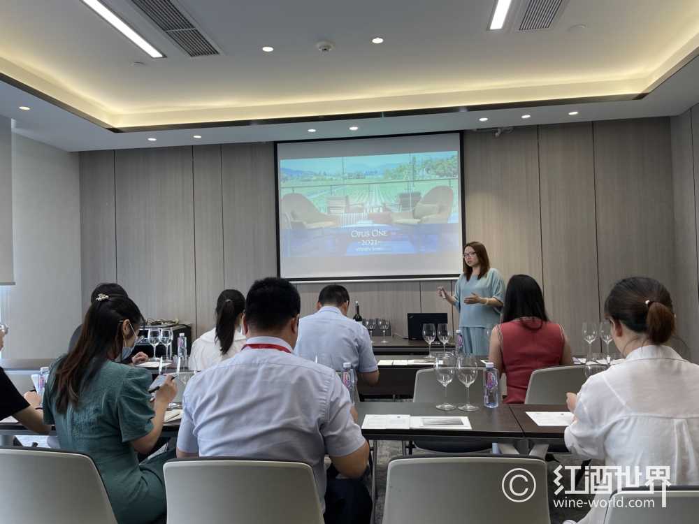 作品一号酒庄代表携2018最新年份佳酿到访红酒世界